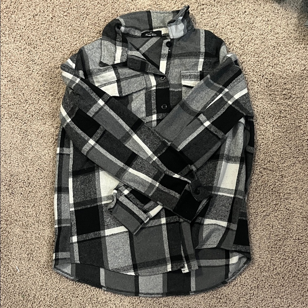 Women’s Oversized Black and Gray Plaid Flannel